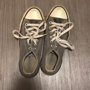 Grey converse